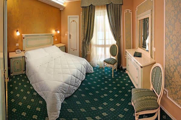 Hotel Maremonti Gabicce Mare Zewnętrze zdjęcie